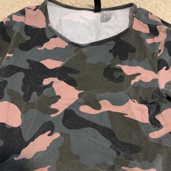 Camouflage crop top. Size xs. Lightly used. Words “work hard play hard” on end - Picture 3 of 6